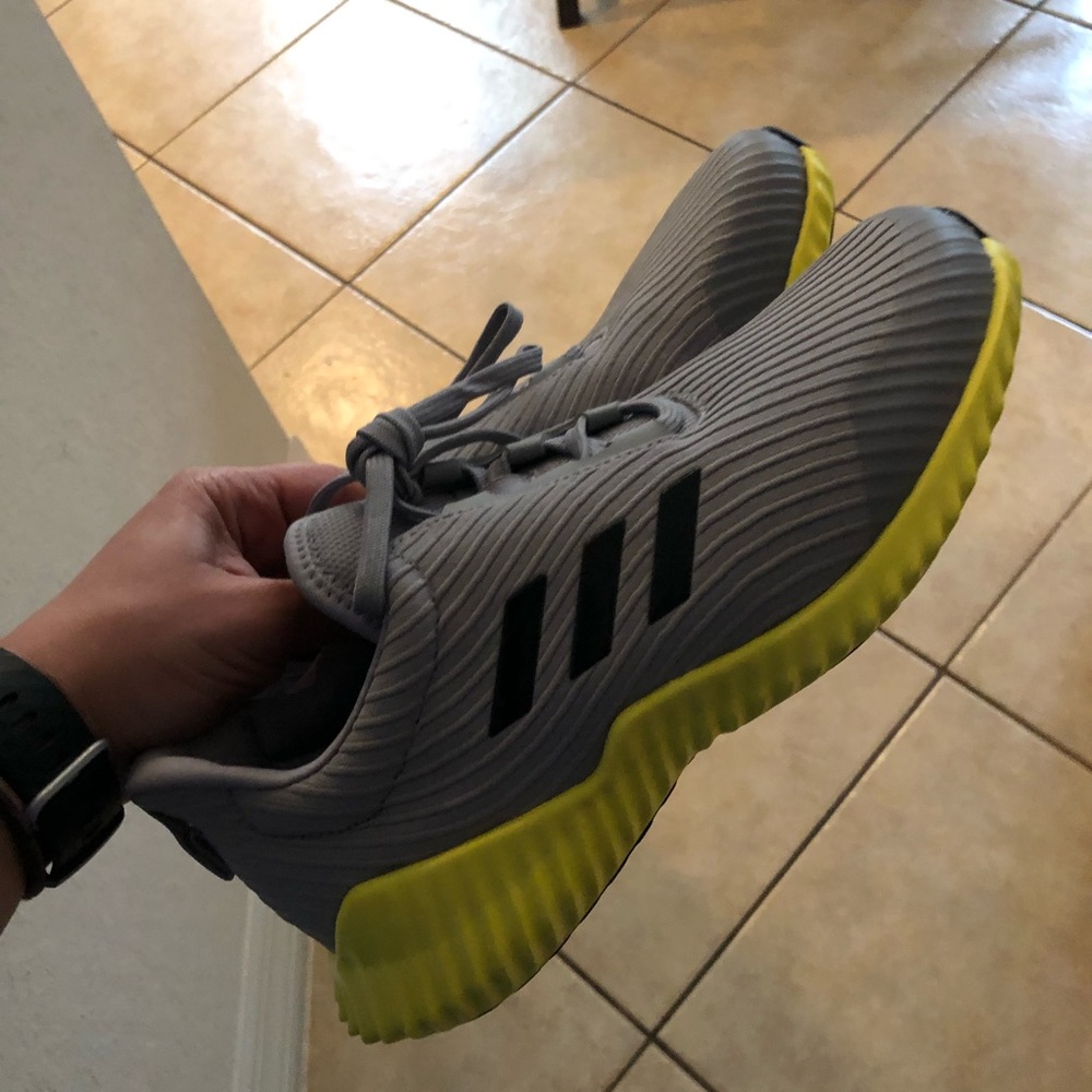 Adidas sneakers size 5 boys grade school